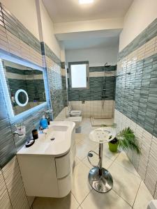 Vlora Centre Spacious Lions Gate 5