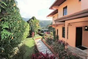 Aparthotel Los Pinos - Centro Jaramillo