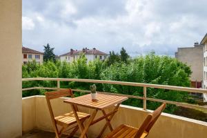 Appartements Les Hirondelles - 2 chambres, 3 lits, climatisation et balcon : photos des chambres