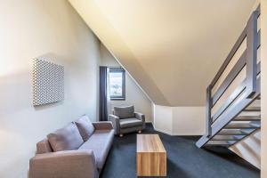 Hotels Best Western Hotel Atrium Valence : Chambre Lit Queen-Size Supérieure avec Mezzanine et Canapé