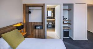 Hotels Best Western Hotel Atrium Valence : Chambre Lit Queen-Size Standard - Non-Fumeurs