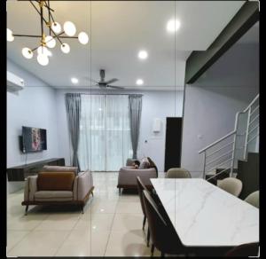 2Houses with A Huge Private Pool 8 Bedrooms & 8 Bathrooms