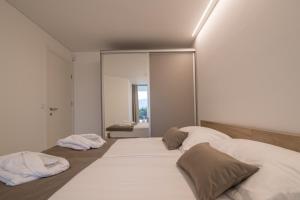 Family-friendly apartments with swimming pool Novalja, Pag - 15882