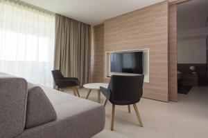 Family-friendly apartments with swimming pool Novalja, Pag - 15882