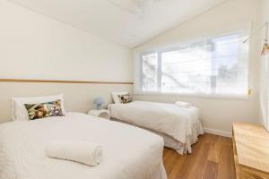 Carramar - Fireplace - Absolute Waterfront