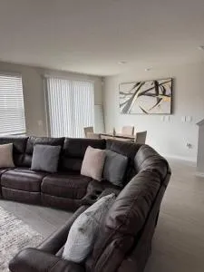 Townhome Vacay in Wesley Chapel - 泽弗希尔斯