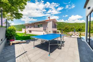 Jackal Holiday House with a heated pool and a jacuzzi