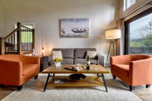 Stunning Condo - View on Lake Tremblant & Mountain