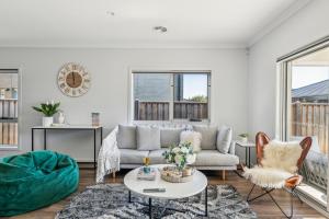 Shine Point Cook - Elegant Home Sweet Home