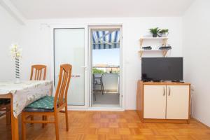 Apartments and rooms with parking space Nin, Zadar - 5805