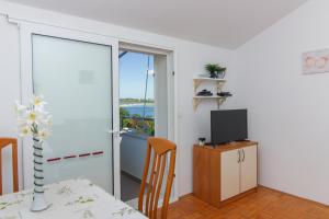 Apartments and rooms with parking space Nin, Zadar - 5805
