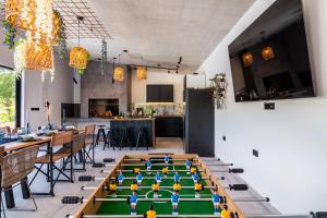 Jackal Holiday House with a heated pool and a jacuzzi