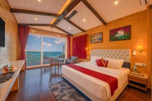 Hotel Wood Stock Luxury - A Boutique Property - Penthouse - Open Air Restaurant & Terrace