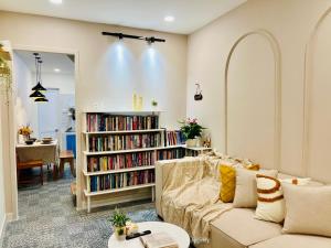 Nguyên căn nhà homestay 2 phòng ngủ, 3 gường, 45 Phạm Viết Chánh - 1 trệt - 1 lầu