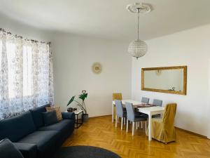 Blue Church views Bezrucova - 3 bedrooms sleeps 6