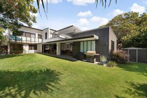 Gabura by Discover Stradbroke