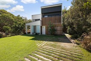 Gabura by Discover Stradbroke