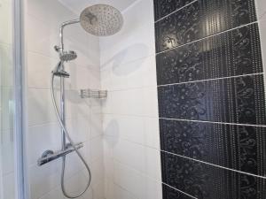 Maisons de vacances Holiday Home on Pink Granite Coast with Sea View : photos des chambres