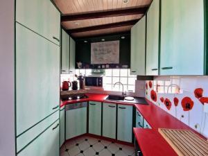 Maisons de vacances Holiday Home on Pink Granite Coast with Sea View : photos des chambres