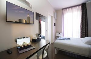 Single Room room in Hotel Five