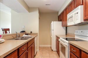 Beautiful 2 King BDR with a Loft Golf Course Condo 5569