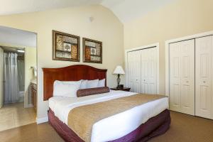 Beautiful 2 King BDR with a Loft Golf Course Condo 5569