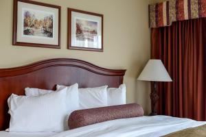 Beautiful 2 King BDR with a Loft Golf Course Condo 5569