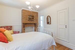 Islay House - Brick Room