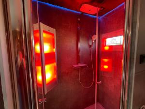 Poellodge, Luxe houseboot met zonnig terras