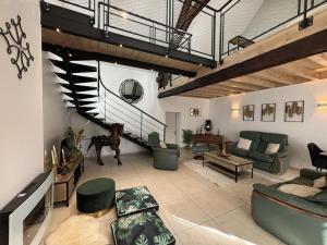 Maison charmante avec piscine et climatisation à Haut-Bocage - FR-1-489-516