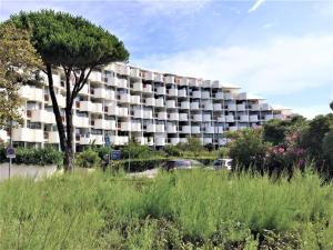 Appart 2 pièces, proche plage et commerces, parking privé, WIFI, équipements modernes - FR-1-790-6