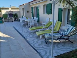 Maison avec Piscine Chauffée, Proche Plage, 3 Chambres, Jardin Clôturé, Wifi Inclus à St Hilaire de Riez - FR-1-652-44