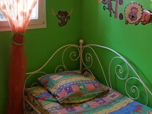 Maison avec Piscine Chauffée, Proche Plage, 3 Chambres, Jardin Clôturé, Wifi Inclus à St Hilaire de Riez - FR-1-652-44