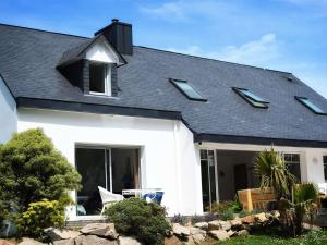 Superbe maison rénovée, 250m de locéan, 12 pers, terrasse, jardin, proche plage Kerleven et golf - FR-1-481-164