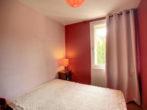 Maisons de vacances Charmante maison F4 avec terrasse proche Thermes et centre, animaux acceptes - FR-1-451-210 : photos des chambres