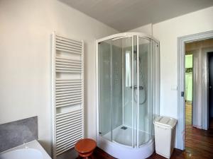 Maisons de vacances Charmante maison F4 avec terrasse proche Thermes et centre, animaux acceptes - FR-1-451-210 : photos des chambres