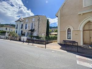 Maisons de vacances Charmante maison F4 avec terrasse proche Thermes et centre, animaux acceptes - FR-1-451-210 : photos des chambres
