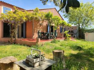 Villas Les Glycines-Villa climatisee-Piscine-BBQ-Parking : photos des chambres