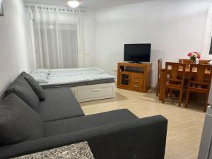 Estudio Santa Ana, con PISCINA 4min playa y aire acondicionado