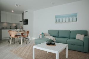 THE WAVES - Nieuw appartement nabij het strand met privégarage