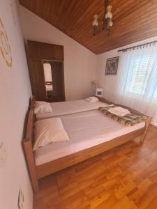 Apartment Zaglav 4 - first sea row