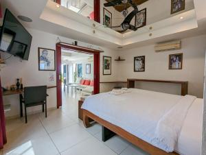 Beachfront Magic Villa - by KohChangVillas