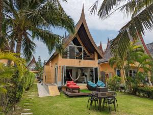 Beachfront Magic Villa - by KohChangVillas