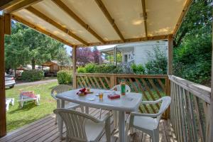 Campings Camping Le Sequoia : photos des chambres