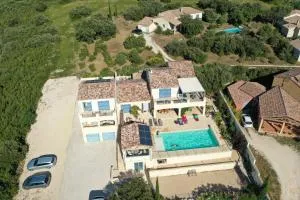 les gîtes du Montaigu - 圣维克托德乌勒