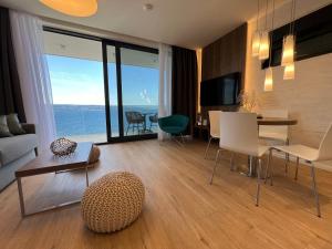 Infinity N5 Villa Brzet