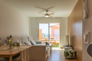 1st line beach, pool, terrace & fibre WIFI