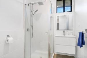 Nth Central 3BR - Split Systems throughout & Wifi