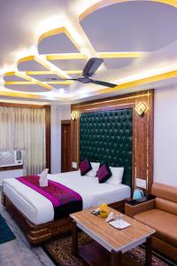 HOTEL COUNTRY INN