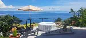 Villa Sentia with jacuzzi & spectacular seaview - Dobreć